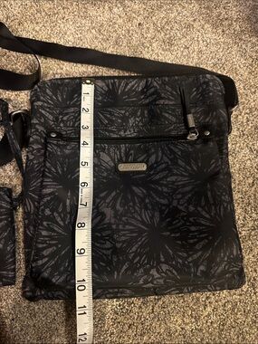 Baggallini Black Floral-Pattern Crossbody Messenger Bag
